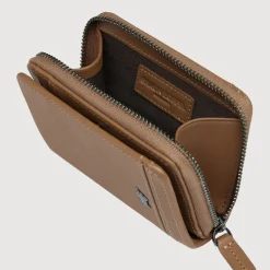Braun Büffel Card Holders><noscript><img width=